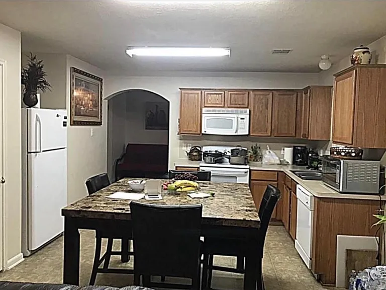 20711 Sycamore Wood Dr — Photo 4