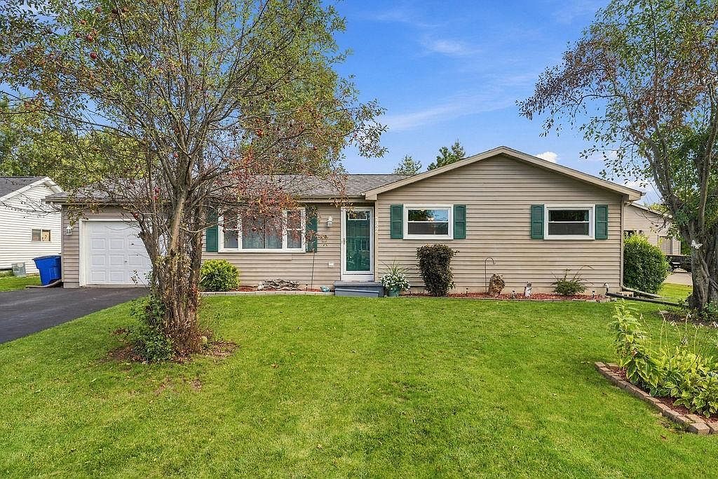 722 McKinley Ave — Wedgewood Supper Club & Golf Club