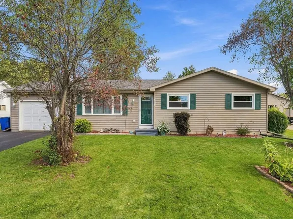 722 McKinley Ave, Omro, WI 54963