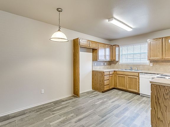 4th image of 1631 Woodard Ave #A