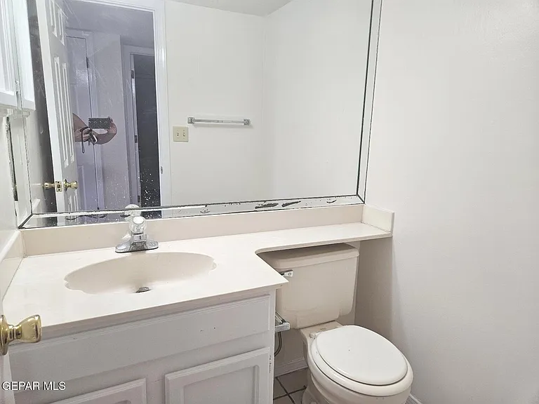 7700 Dianjou Dr — Photo 15