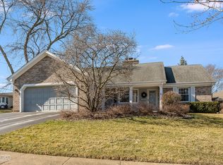 1016 Crestview Dr, Lemont, IL 60439