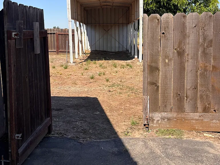 10449 Pioneer Ave — Photo 5
