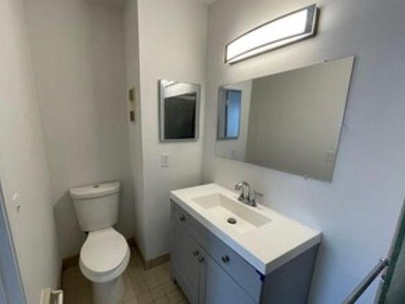 5th image of 861 NE 207th Ter
