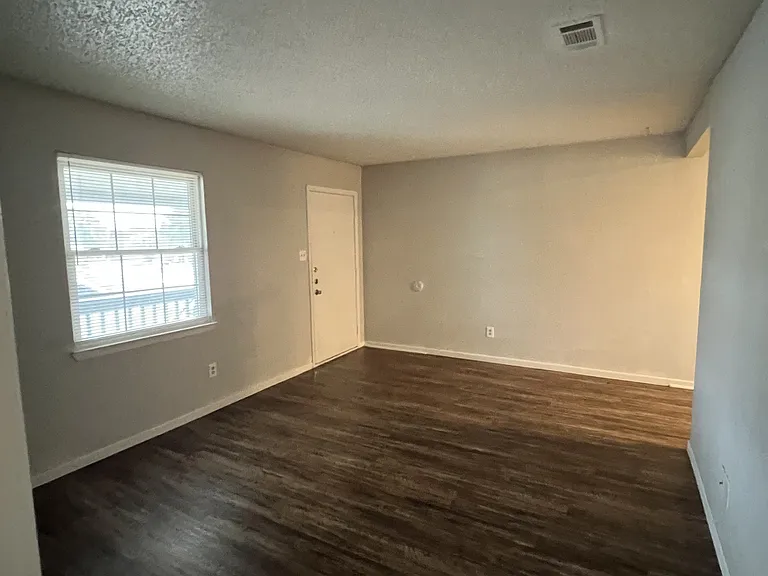 2106 Avenue K #4 — Photo 30
