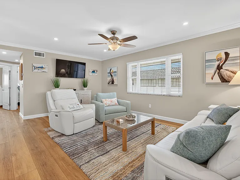 110 Shore Ct #301 — Photo 8