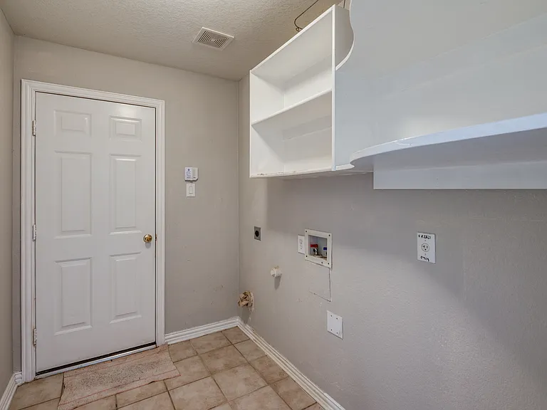 323 Del Cano Dr — Photo 18