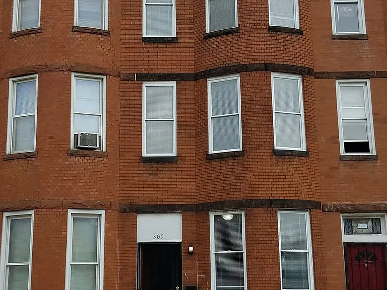 305 N Calhoun St — Photo 12