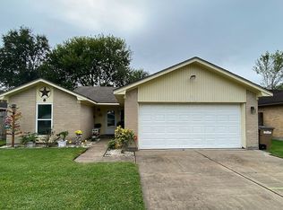 3219 Edgewood Dr, Dickinson, TX 77539