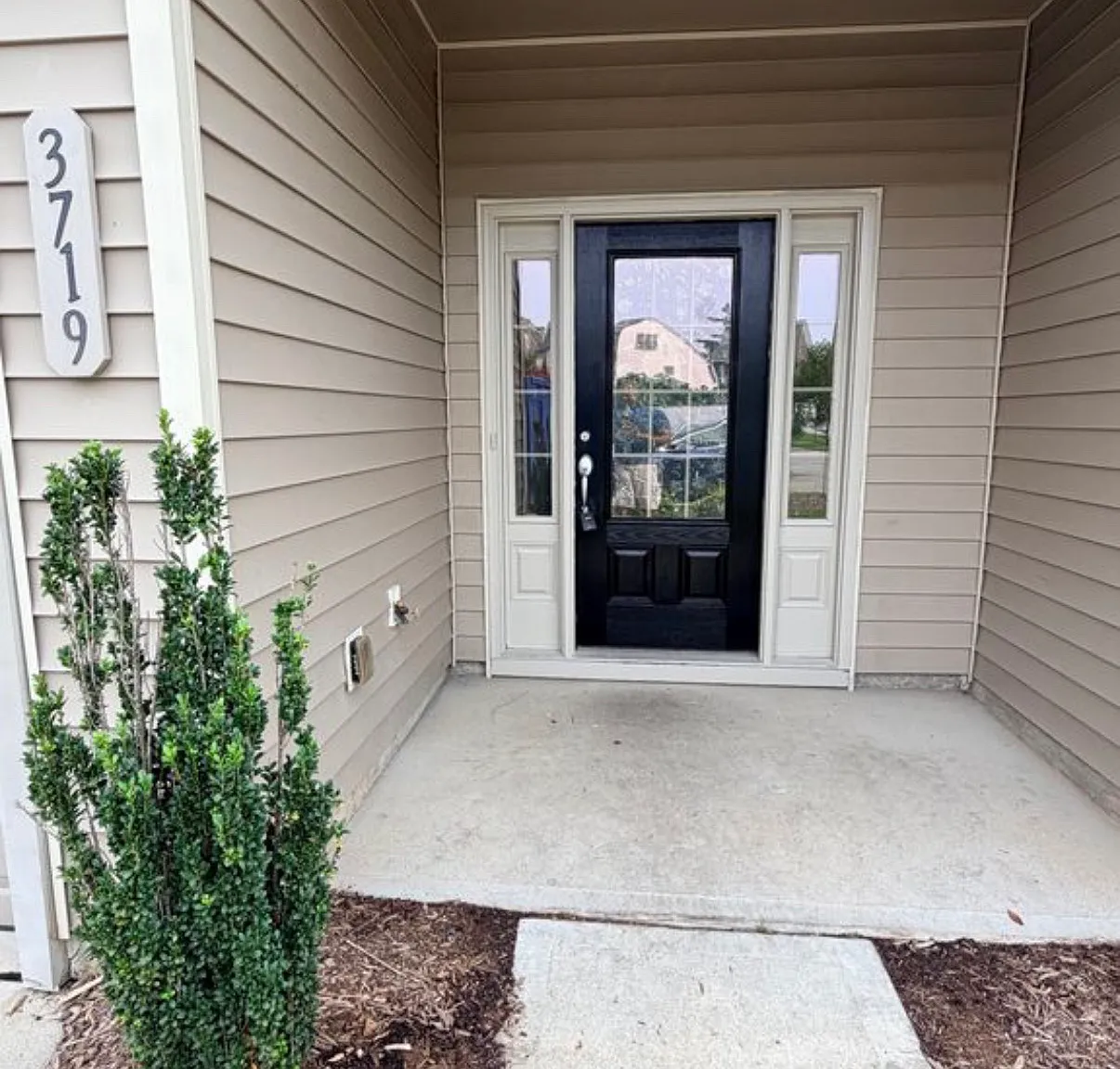 3719 Landshire View Ln — Photo 2