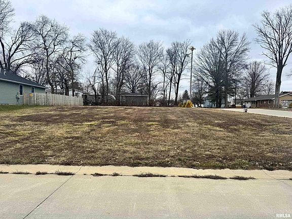 2nd image of 75 Firefly Ct
