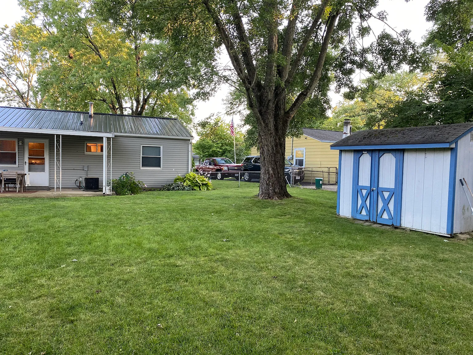 4498 Bolon Ave — Photo 3