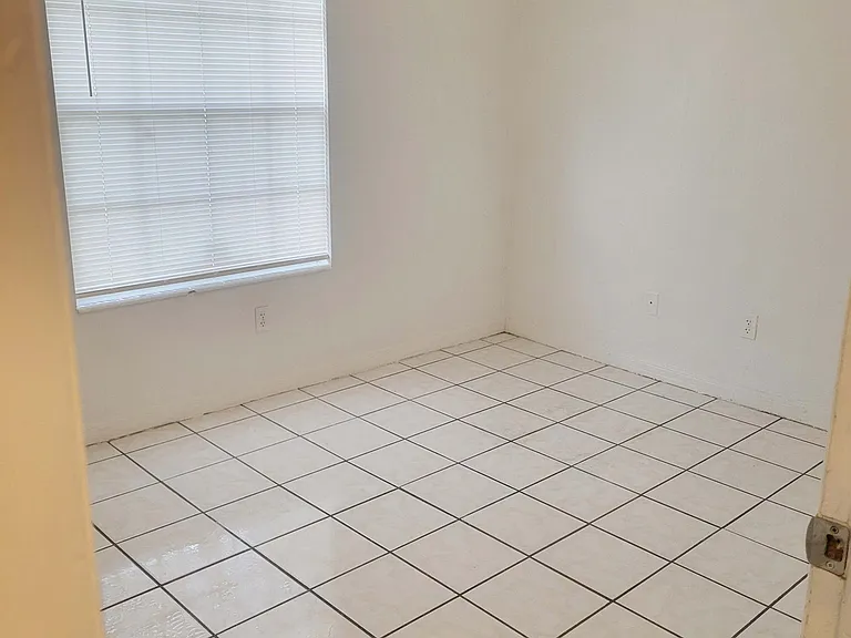 3124 SW 26th Dr — Photo 10