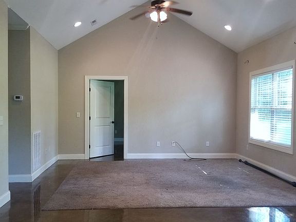 3rd image of 123 Weston Dr