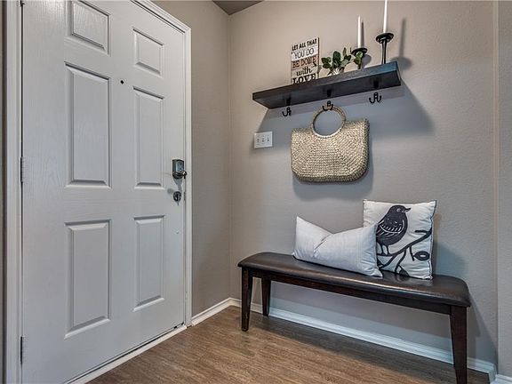 4th image of 10404 Fossil Hill Dr
