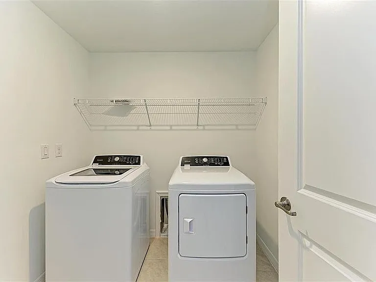 23444 Steeple Ave — Photo 20