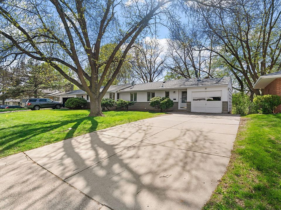 1st image of 5208-5210 Grandview Ln