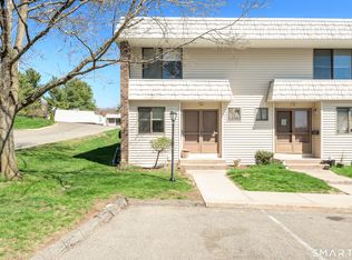 34 Hemlock Ct #34, Cromwell, CT 06416