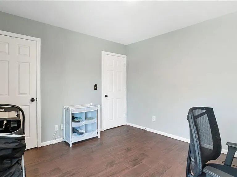 1565 Hedington Cir — Photo 22