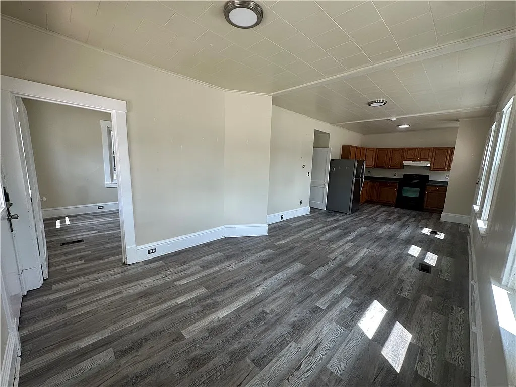 2 bed, $900 — Photo 3