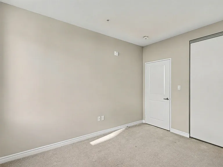 660 Garibaldi Ave — Photo 38