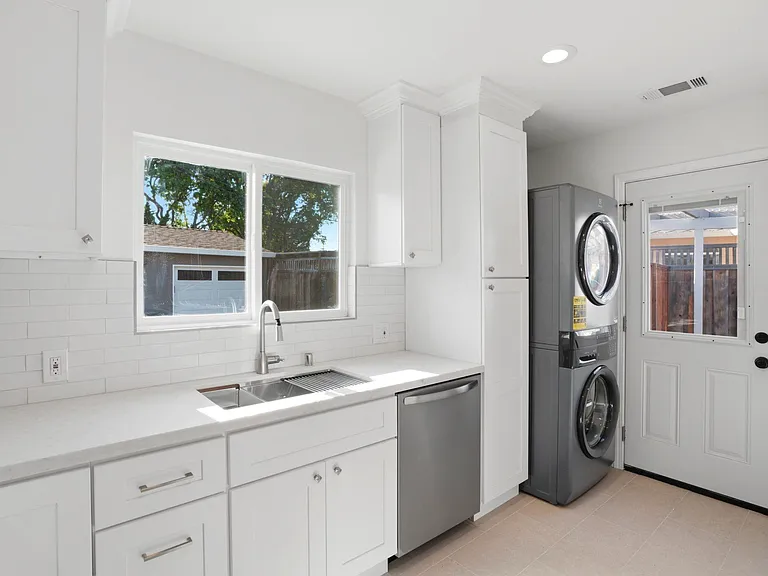 853 Sunset Dr — Photo 26