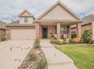 817 Orleans Sq, Savannah, TX 76227