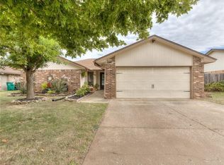 136 Czech Hall Pl, Yukon, OK 73099