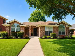 8418 Coventry Dr, Rowlett, TX 75089