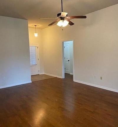 3rd image of 408 Saratoga Ct