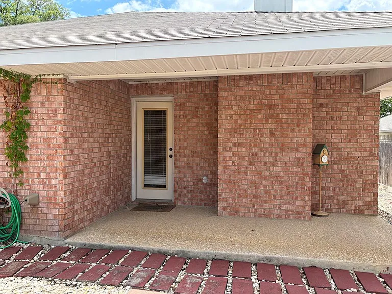 224 Coronado Cir — Photo 19