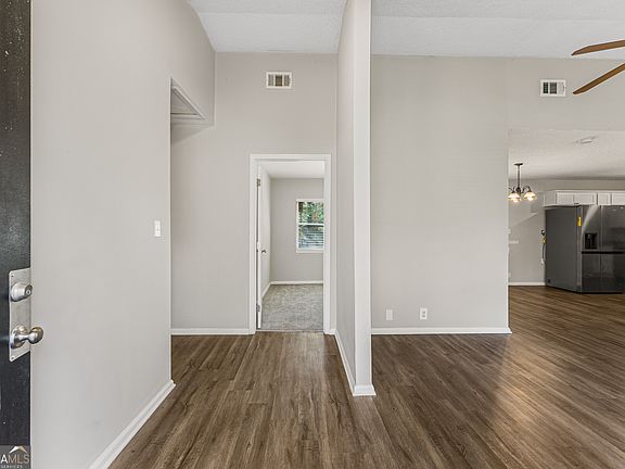 4th image of 3511 Misty Valley Rd