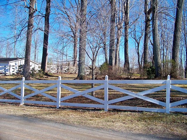 2nd image of 875 Applewood Rd