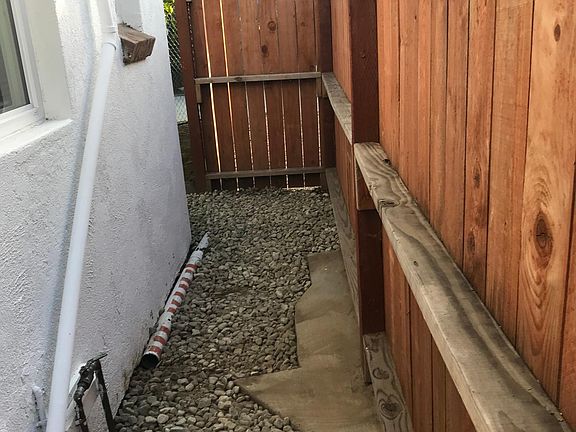 4th image of 1412 Elwood St #3