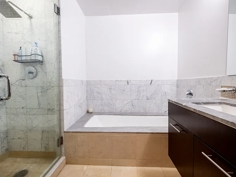 261 W 28th St #2D — Photo 9