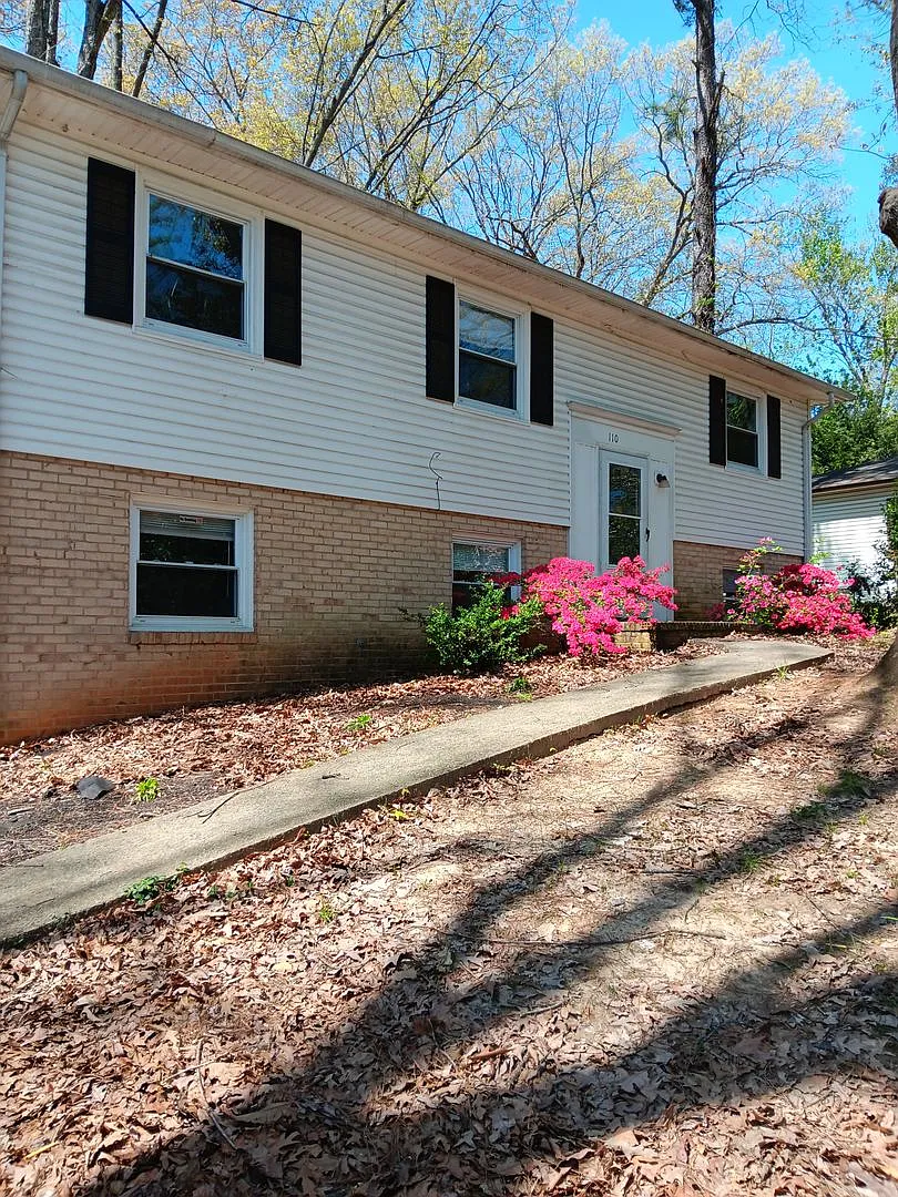 Spacious 5-Bedroom 2 Bath Home in Historic Downtown Charlottesville — Photo 1