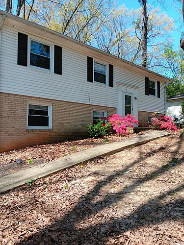 110 Middlesex Dr Photo 1