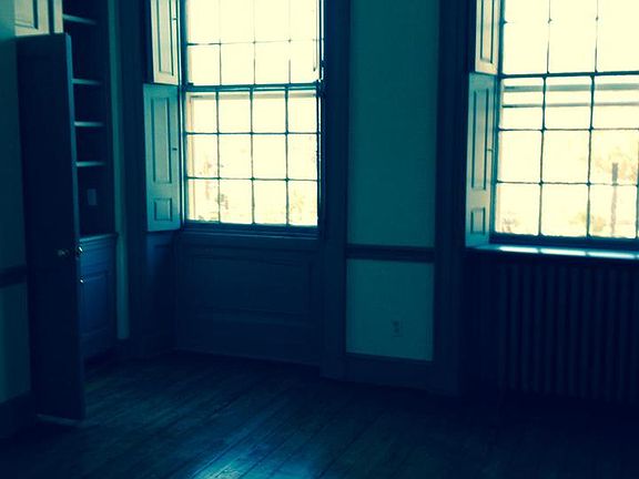 3rd image of 113 N Fairfax St Ste 2