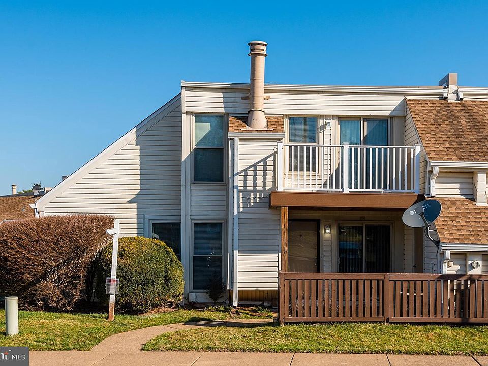 1st image of 1001 Warwick Ct