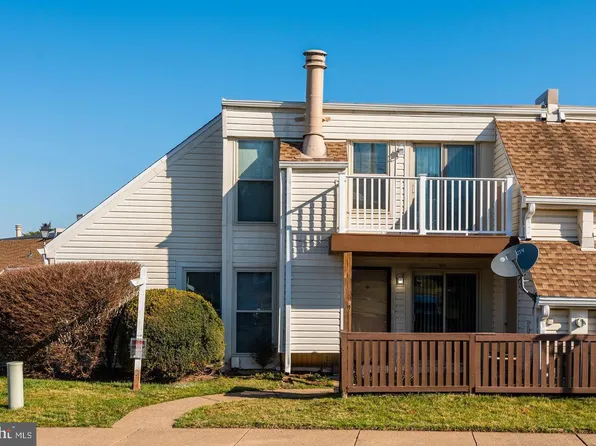 1001 Warwick Ct, Sterling, VA 20164