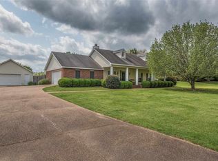 1241 W Parks Rd, Raymond, MS 39154
