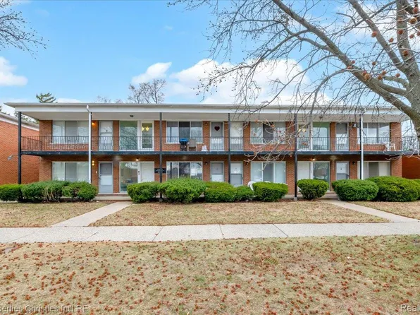 20231 Kelly Rd, Harper Woods, MI 48225