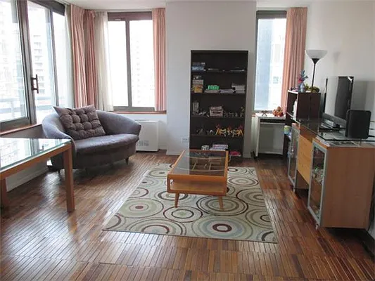 Rented by Sumitomo Real Estate Sales | media 7