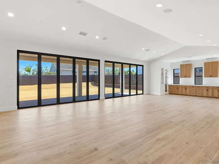 425 Bell Ranch Rd — Photo 8