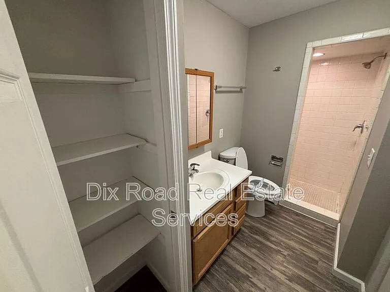 7914 Woody Hollow Dr — Photo 22