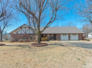 4718 W Hickory St, Springdale, AR 72764