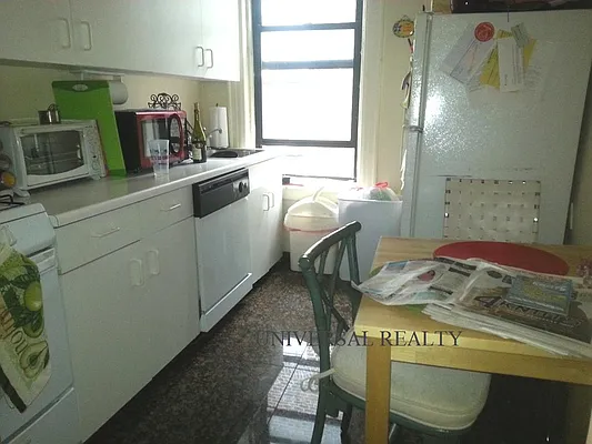 Rented by Universal Realty Group | media 35