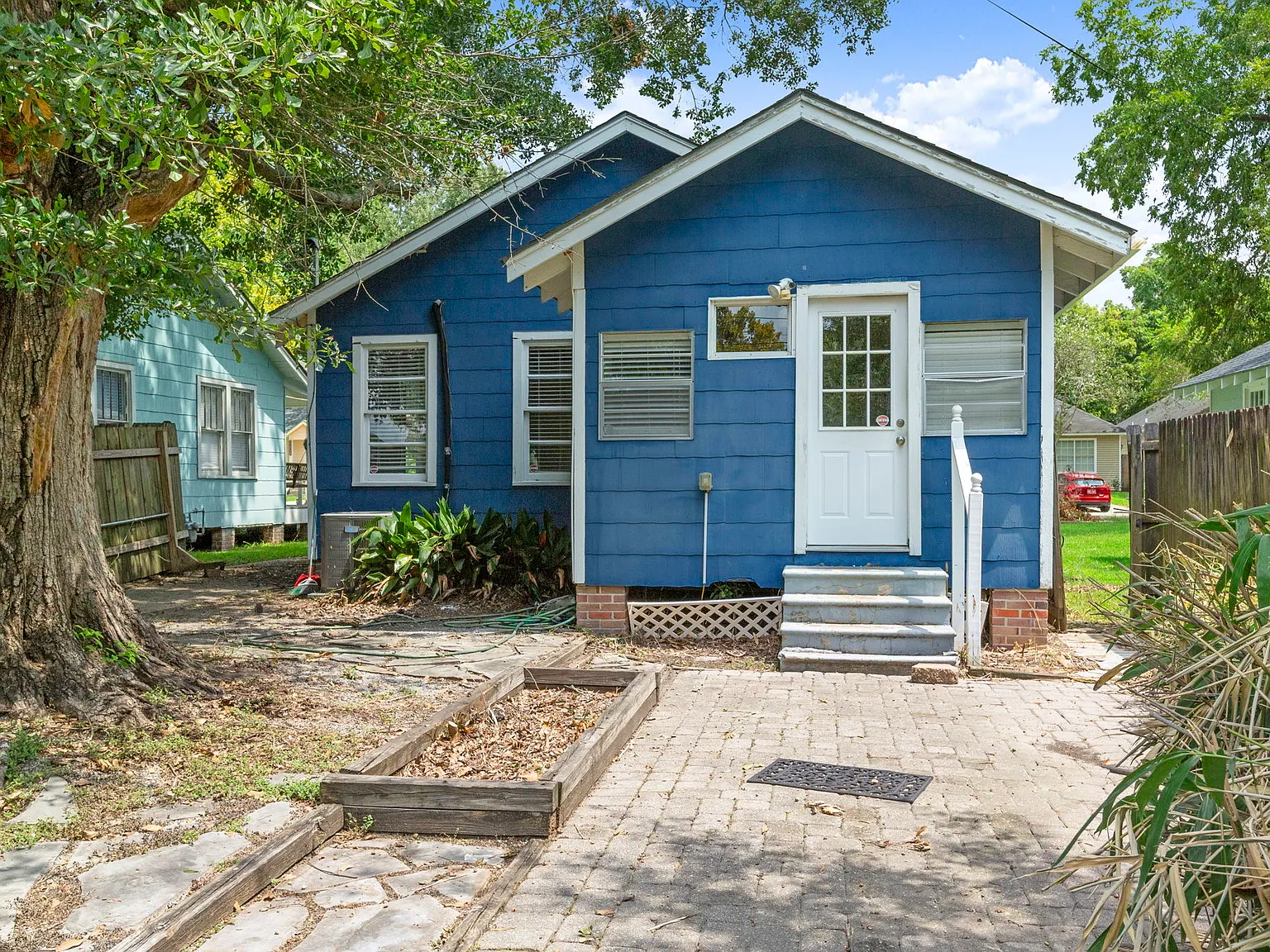 2 bed, 1200 sqft, $2,100 — Photo 3