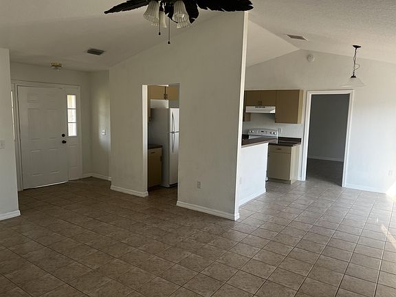 3rd image of 404 Danube Dr