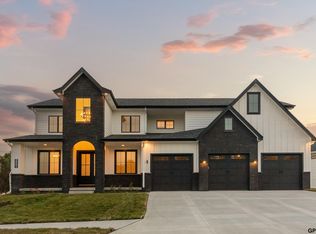 18252 Corby St, Omaha, NE 68022